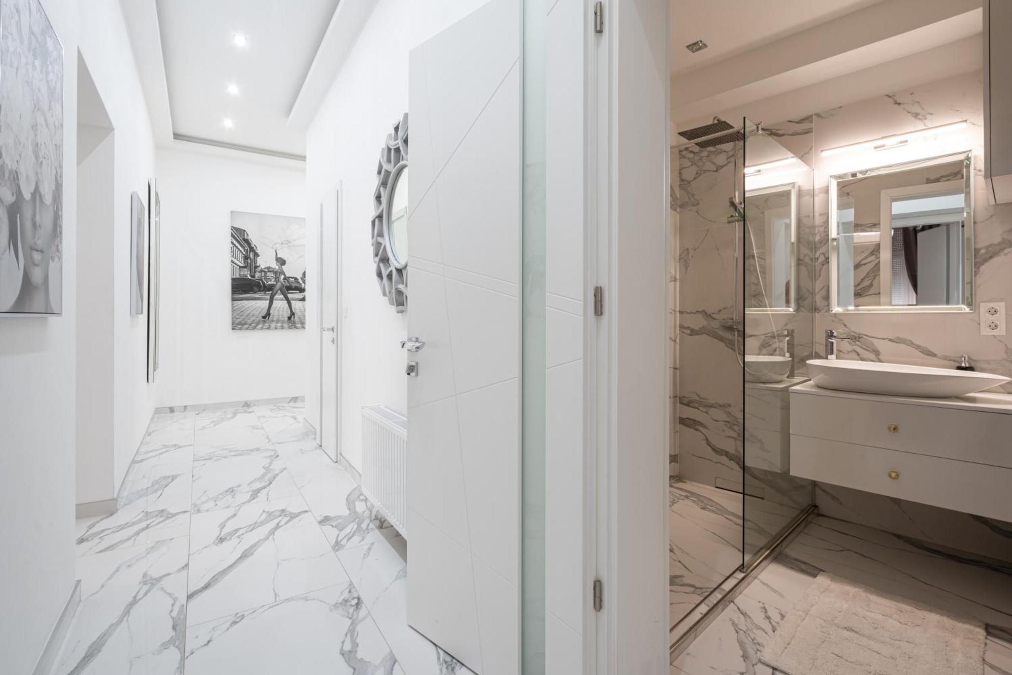Kiraly 35 Luxury Apartment With Free Parking Budapest Luaran gambar