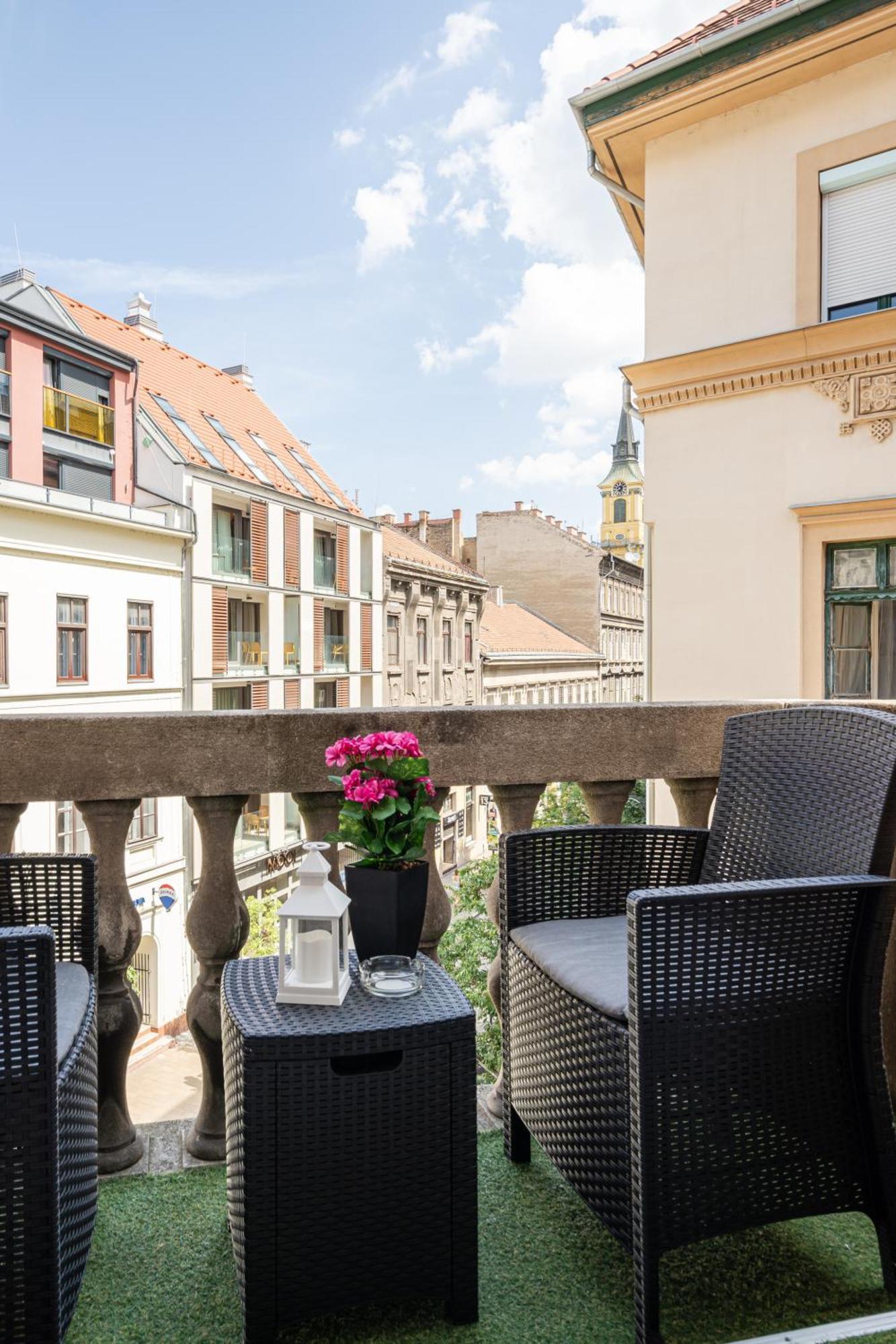 Kiraly 35 Luxury Apartment With Free Parking Budapest Luaran gambar